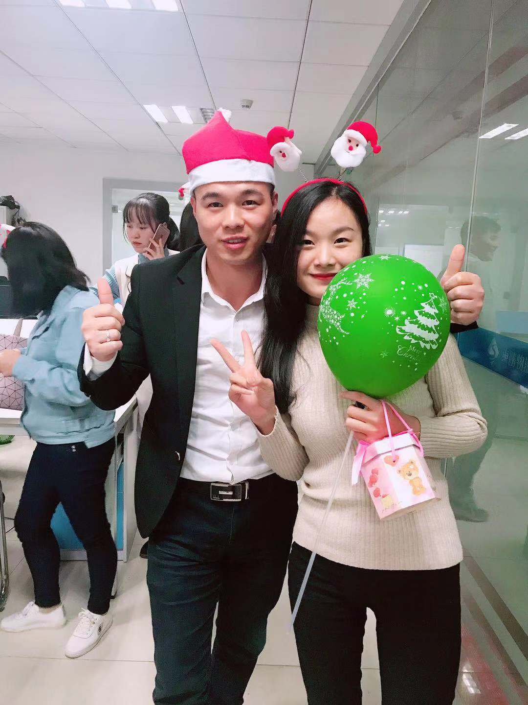 東勝物流--祝您元旦快樂！深圳到香港物流,香港物流專線,深圳香港進(jìn)出口,中港物流,香港深圳貨運(yùn)運(yùn)輸_深圳市東勝物流有限公司