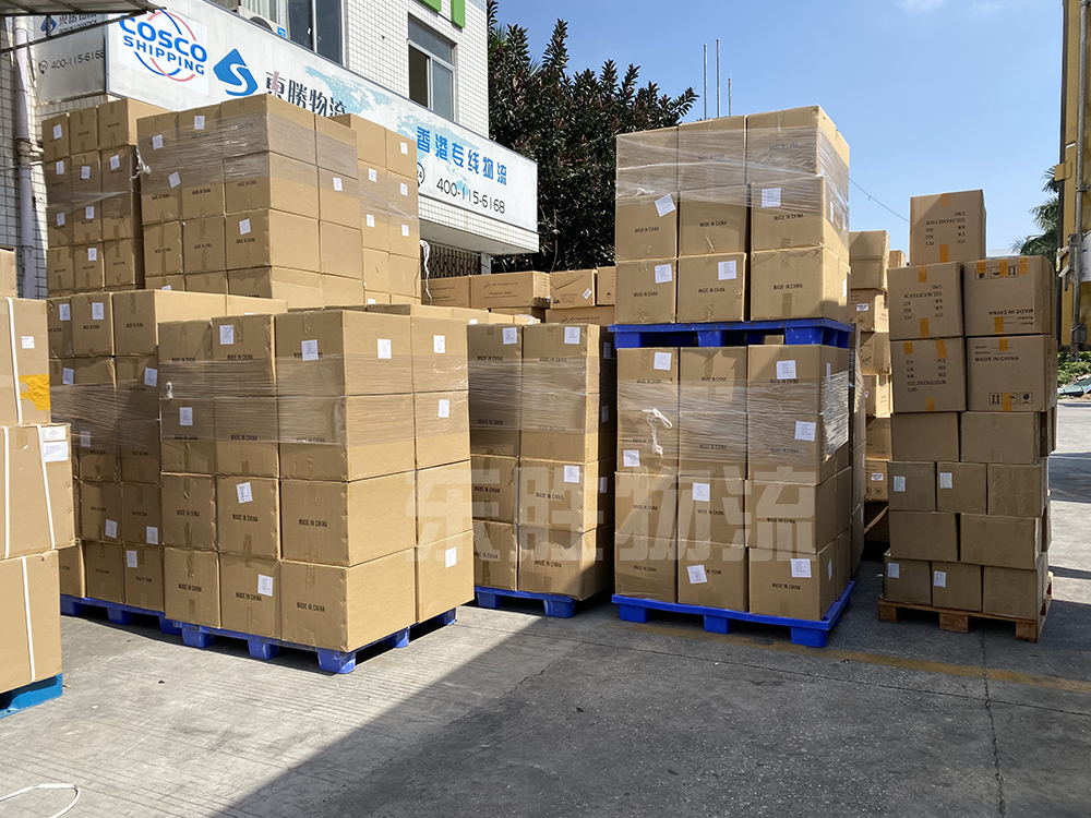 防疫物資出口，防護(hù)口罩出口裝貨運(yùn)輸現(xiàn)場圖；深圳東勝物流