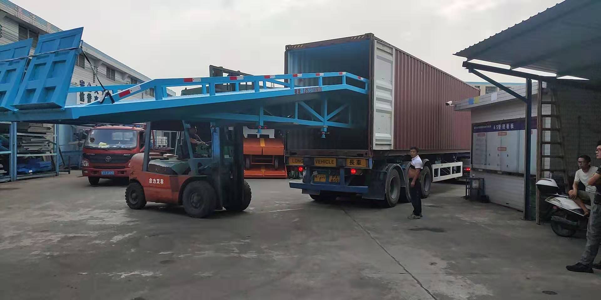 大件物流運輸至香港/中港拖車、中港噸車、中港吊機車運輸供應(yīng)商；